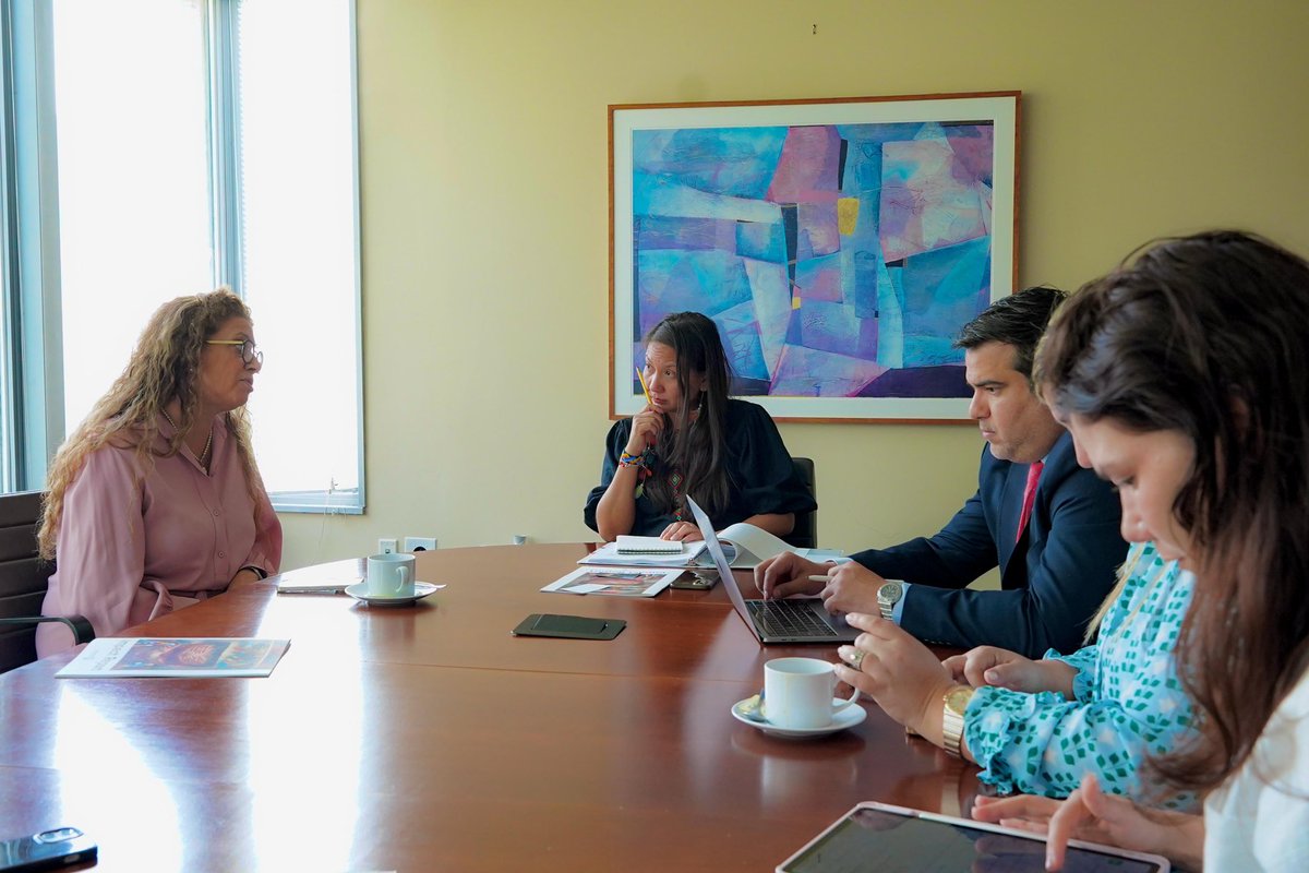 MinAmbienteCo's tweet photo. La ministra @LenAmazonas continúa su agenda de trabajo en Washington D.C. En su encuentro con Patricia Zurita, de @ConservationOrg, abordó el rol de 🇨🇴 rumbo a la #COP30, la protección de la Amazonía y la urgencia de fortalecer la acción climática junto a los Pueblos Indígenas. https://t.co/gsLCvqlsiw