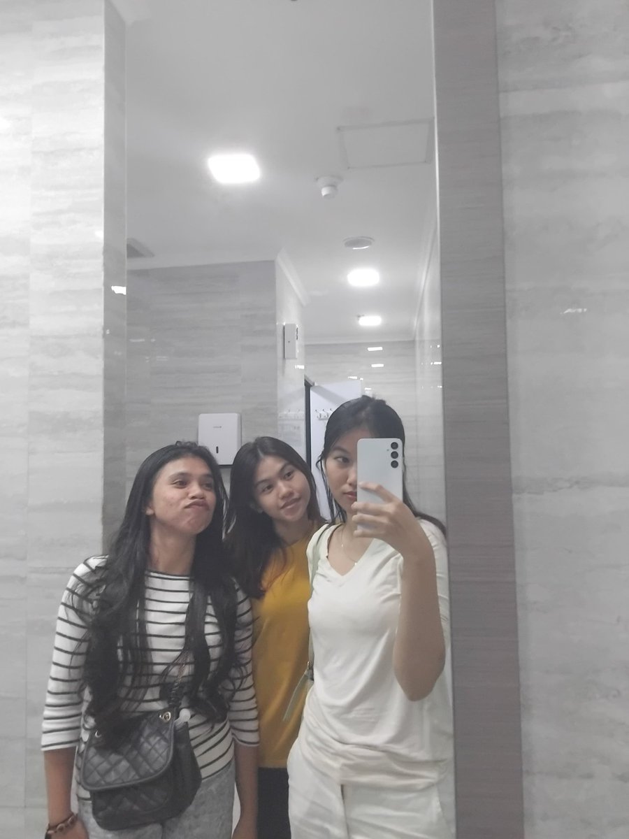 llonelie18's tweet photo. jenguk bibi meyii :( https://t.co/IRpSflZlC9