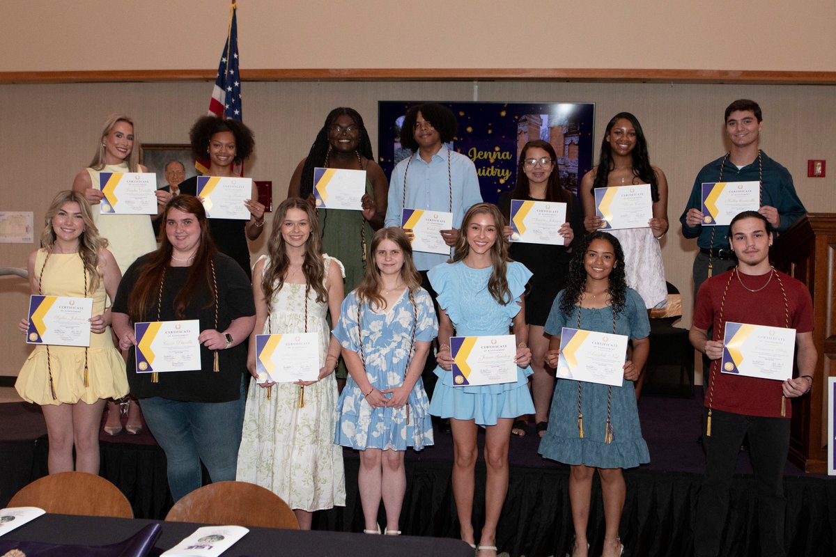 LSUEunice's tweet image. It's the BEST time of the year! We honored our graduates last night, spotlighting our Academy and Dual Enrollment students with the annual "Above and Beyond" Reception. Congratulations to our 79 recipients of their certificate of achievement - you always have a home at LSUE!