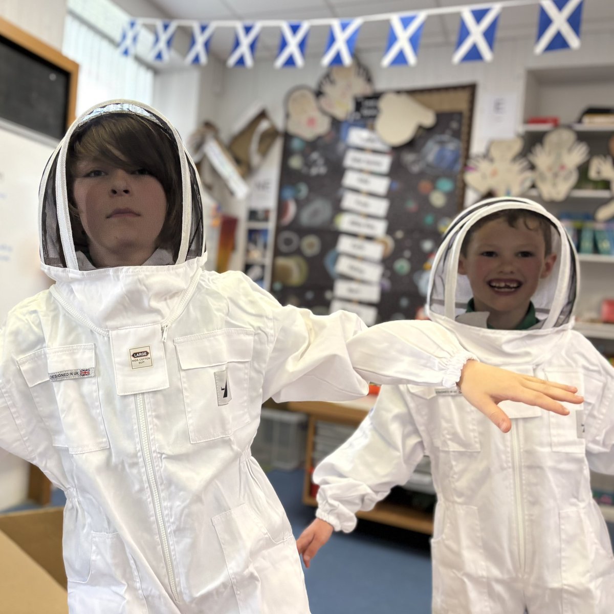 lussprimary's tweet image. We’re not blasting into space 🧑🚀 yet, but we have started our journey to being young beekeepers 🐝 by trying out our new suits and building our new hives from @MaisemoreBees. We also explored some of the equipment we’ll be getting to know. Next up, designing the look of our hives