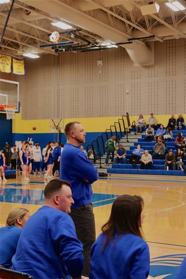 FConference's tweet image. The next FC Update by Rocky Erickson Sports introduces Ryan Sullivan, new Head WBB Coach at @UMWBulldogs!  Listen here: bit.ly/FCupdateApril-…
This week's clip powered by our friends at Tire-Rama @CooperTire!

#FCsports - #FierceFrontier - #TheRightWayToPlay

@MontanaWestern