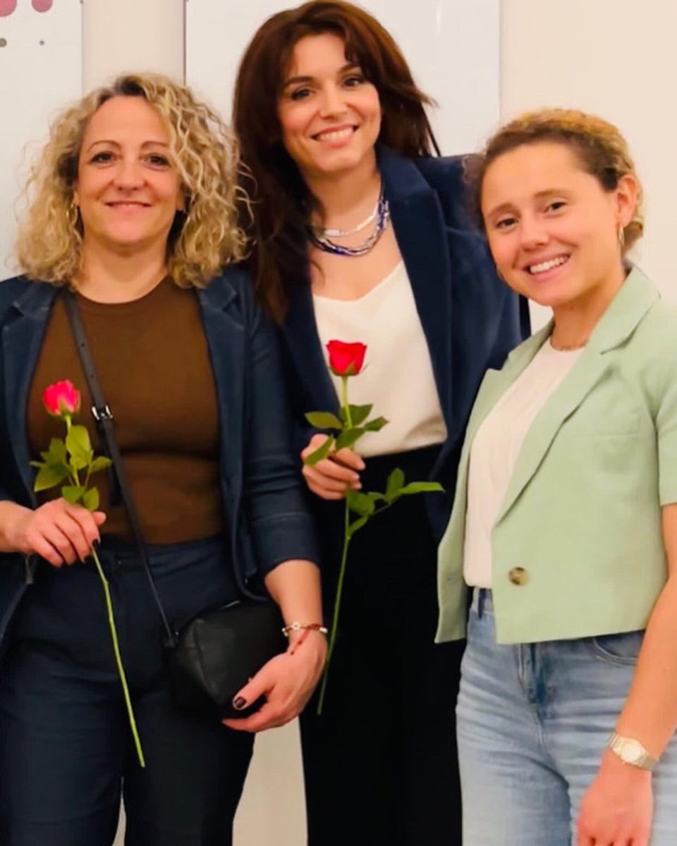 Helena Cosano tweet media