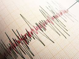 Bu ne #deprem ya; bilim insanları da farklı konuşuyor, kurumları da!

#AFAD:
• Büyüklük: 3.7
• Derinlik: 7 km 

#Kandilli: 
• Büyüklük: 4.0 
• Derinlik: 14.5 km