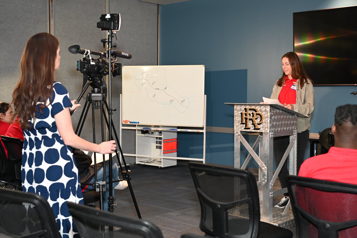 Roswell Fire Department (@roswellgafire) on Twitter photo 🎤 PIO Night at Citizen’s Fire Academy!
Participants stepped into the world of Public Information and learned why having the right information at the right time can make all the difference during an emergency. Thank you Molly Oak from <a href="/11AliveNews/">11Alive News</a> for joining us! 🎤 PIO Night at Citizen’s Fire Academy!
Participants stepped into the world of Public Information and learned why having the right information at the right time can make all the difference during an emergency. Thank you Molly Oak from <a href="/11AliveNews/">11Alive News</a> for joining us!