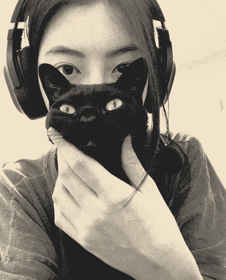 ᅠᅠ
ᅠ

Ada yang temani aku begadang malam ini. 

ᅠ
ᅠᅠ