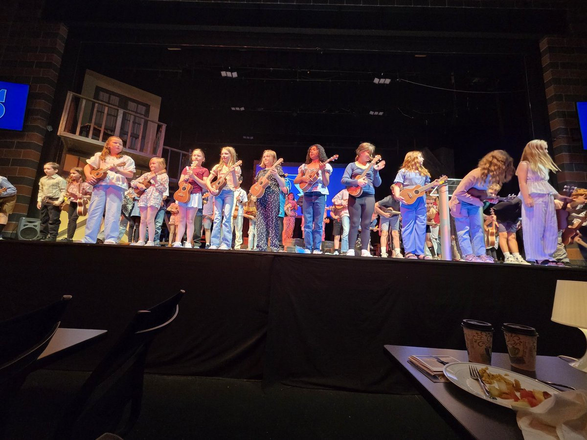 SpencerLDuncan's tweet photo. GOOD MORNING! from the Auburn Washburn Foundation breakfast.
Great to hear about all the wonderful things happening in the district. We are lucky in Topeka to have so many tremendous schools and educators.
#topeka #topcity #snco https://t.co/2c0xu9SosI