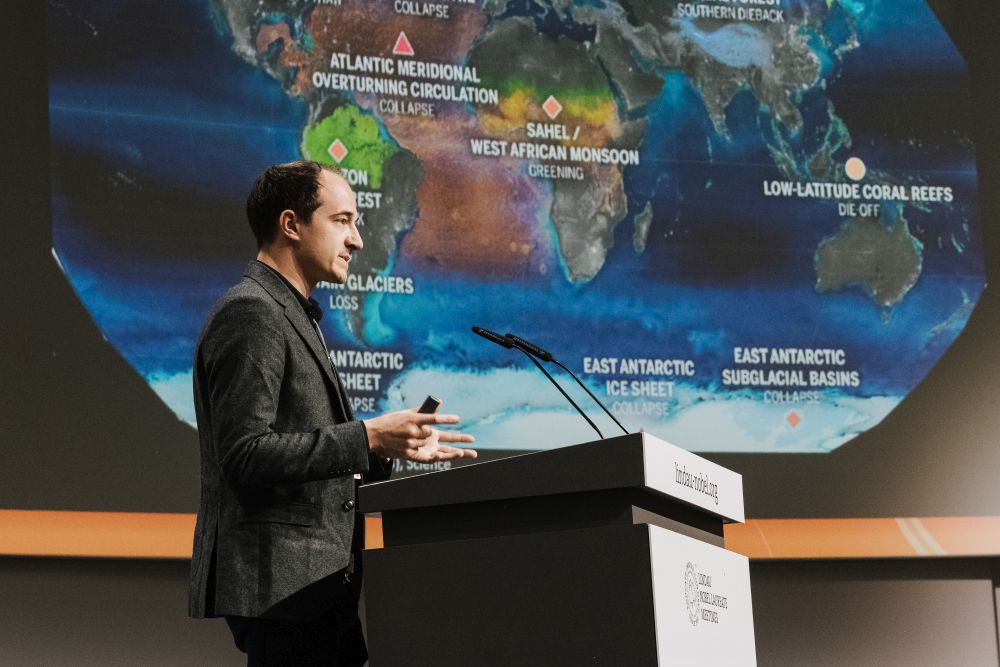 Potsdam-Institut für Klimafolgenforschung PIK (@pik_klima) on Twitter photo Glückwunsch an PIK-Forscher Nico Wunderling zu seiner Tenure-Track-Professur am Center for Critical Computational Studies der <a href="/goetheuni/">Goethe-Universität</a>! 🎉 Er erforscht die Dynamik interagierender #Kippelemente im Klimasystem - in Frankfurt, aber auch weiterhin am PIK: pik-potsdam.de/de/aktuelles/n… Glückwunsch an PIK-Forscher Nico Wunderling zu seiner Tenure-Track-Professur am Center for Critical Computational Studies der <a href="/goetheuni/">Goethe-Universität</a>! 🎉 Er erforscht die Dynamik interagierender #Kippelemente im Klimasystem - in Frankfurt, aber auch weiterhin am PIK: pik-potsdam.de/de/aktuelles/n…