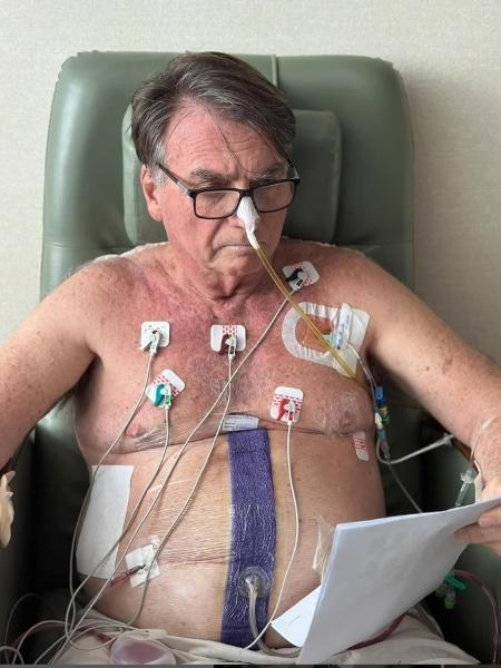 poptime's tweet photo. 🚨 Bolsonaro apresentou uma PIORA clínica, com pressão arterial elevada e agravamento nos exames hepáticos, aponta boletim médico. https://t.co/Ygm6jDp9IO