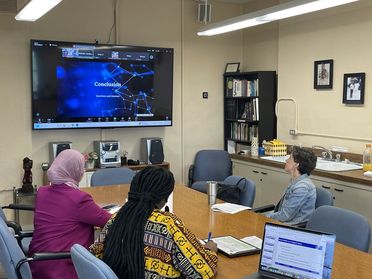 KUafs's tweet image. Happening Now:

KASC Graduate Research Workshop
Thursday, April 24 
In person at Bailey 109, 110 &amp;amp; 202.
Register to attend virtually
You can find more information and the GRW program. #AAASKU 

kasc.ku.edu/graduate-resea…