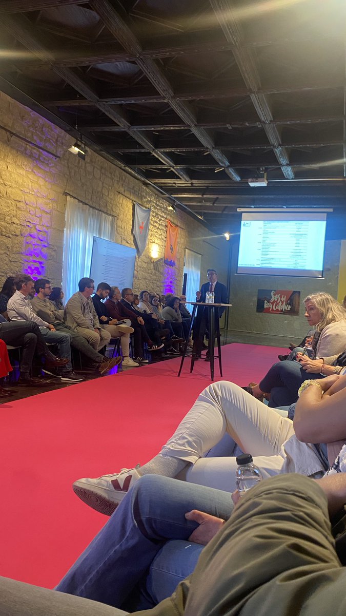 Cardiología Preventiva (@preventiva_sec) on Twitter photo Comienza RECARDIO25 con la Conferencia Magistral de José López Miranda: ¿Qué nos falta por saber sobre la Lp (a)?
Llenazo en la sala!
<a href="/almucastro01/">Almudena Castro Conde</a> lo ha vuelto a hacer 👏👏👏 Comienza RECARDIO25 con la Conferencia Magistral de José López Miranda: ¿Qué nos falta por saber sobre la Lp (a)?
Llenazo en la sala!
<a href="/almucastro01/">Almudena Castro Conde</a> lo ha vuelto a hacer 👏👏👏