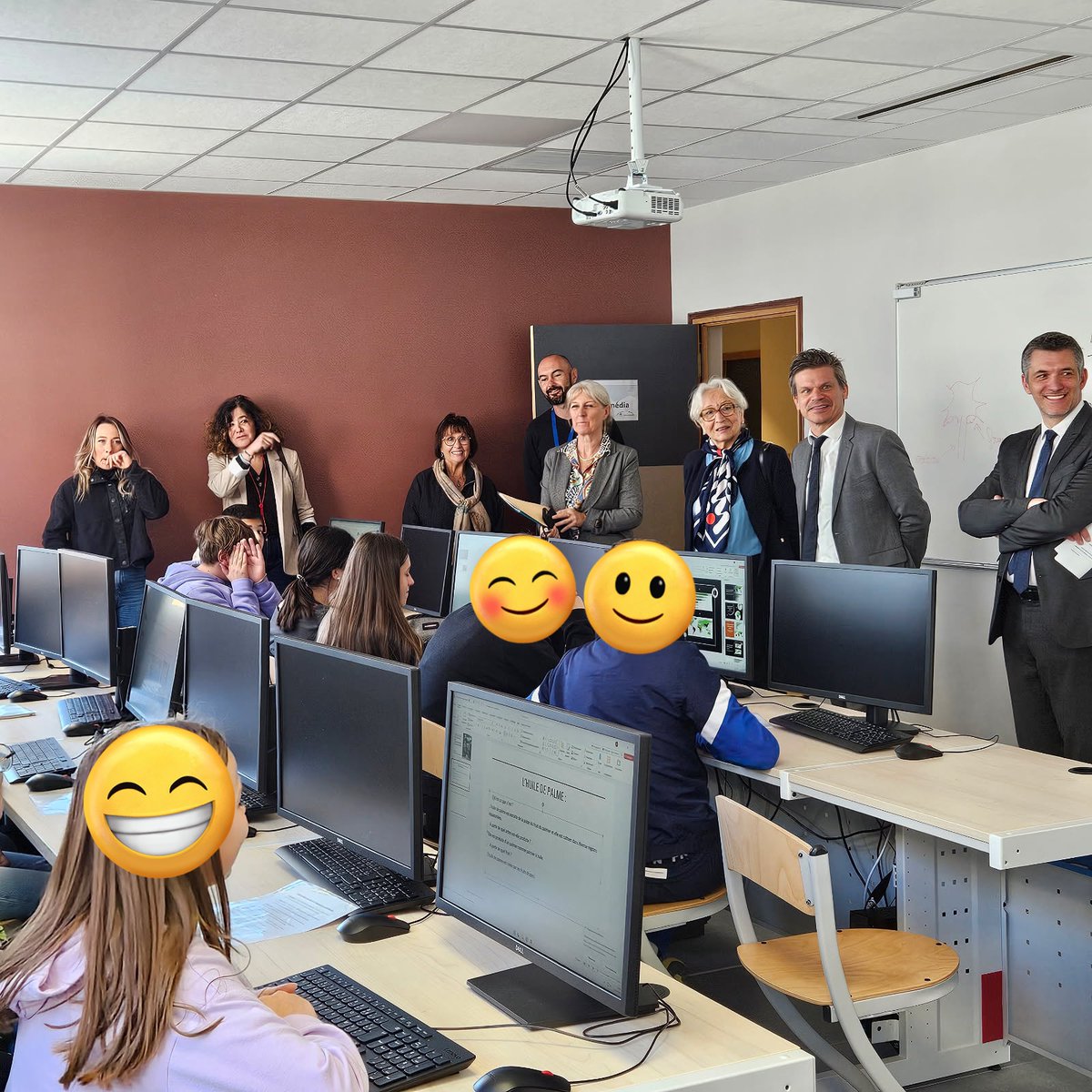 Le recteur Benoit DELAUNAY ds les Hautes-Alpes au collège de #Laragne
avec le #DASEN05 et le #CD05

- Visite du collège et des travaux
- Tps d’échanges ac les élèves (CVC, semaine des langues, club nature...) et les enseignants (projet interdegré climat scolaire, CPS, inclusion)