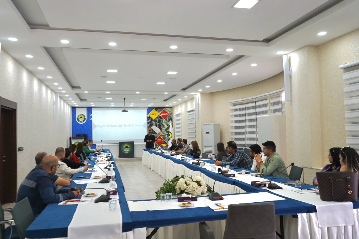 Diyarbakır OSB’de Nitelikli İş Gücü İçin Bilgilendirme Toplantısı Gerçekleştirildi

Diyarbakır OSB bünyesindeki firmaların nitelikli iş gücü ihtiyacını karşılamaya yönelik olarak, Millî Eğitim Bakanlığı Hayat Boyu Öğrenme Kurumları Yönetmeliği kapsamında yürütülecek mesleki ve