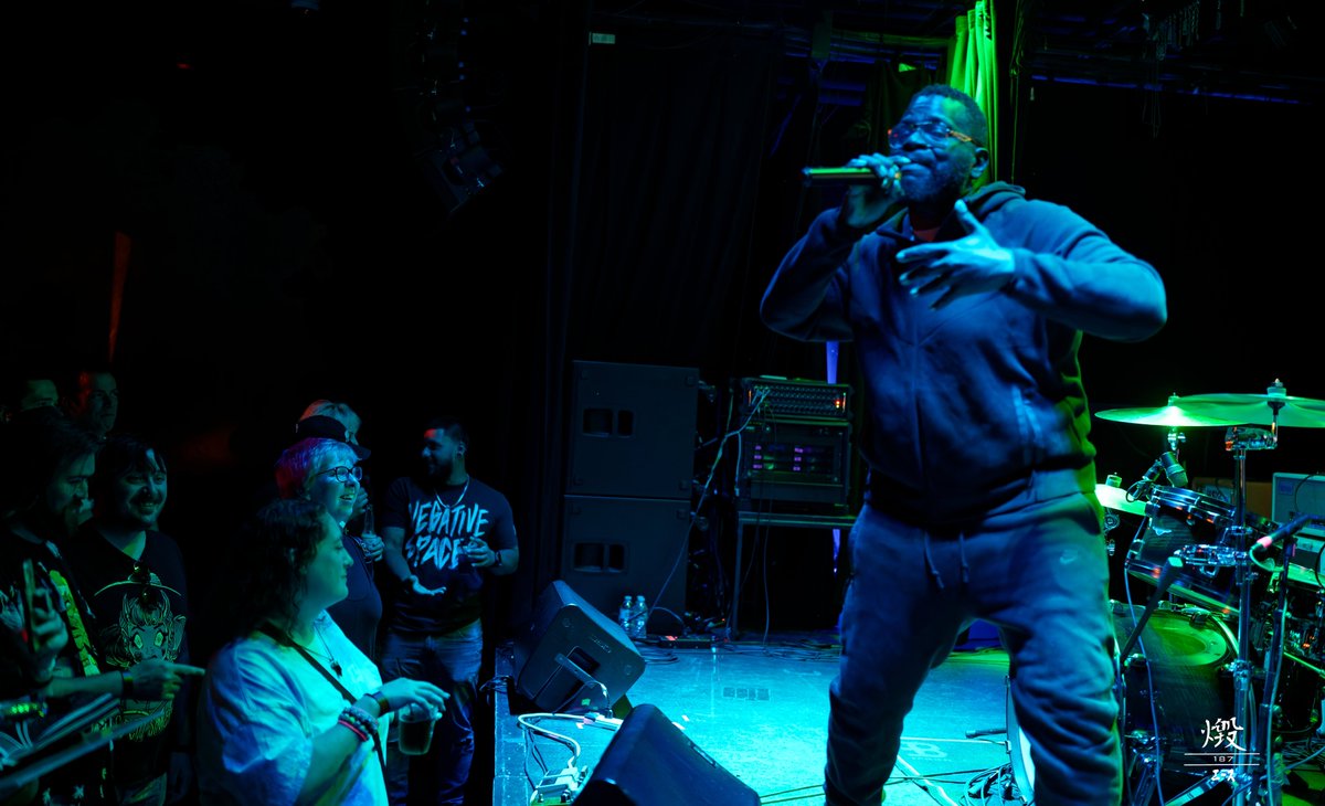 XBF | Blaze 📷 @Home/Gym (@blaze187ace) on Twitter photo Fun times behind the lens @starbenders @megaran <a href="/magicswordmusic/">Magic Sword</a> #nikon #dxophotolab #snapseed #photography Fun times behind the lens @starbenders @megaran <a href="/magicswordmusic/">Magic Sword</a> #nikon #dxophotolab #snapseed #photography