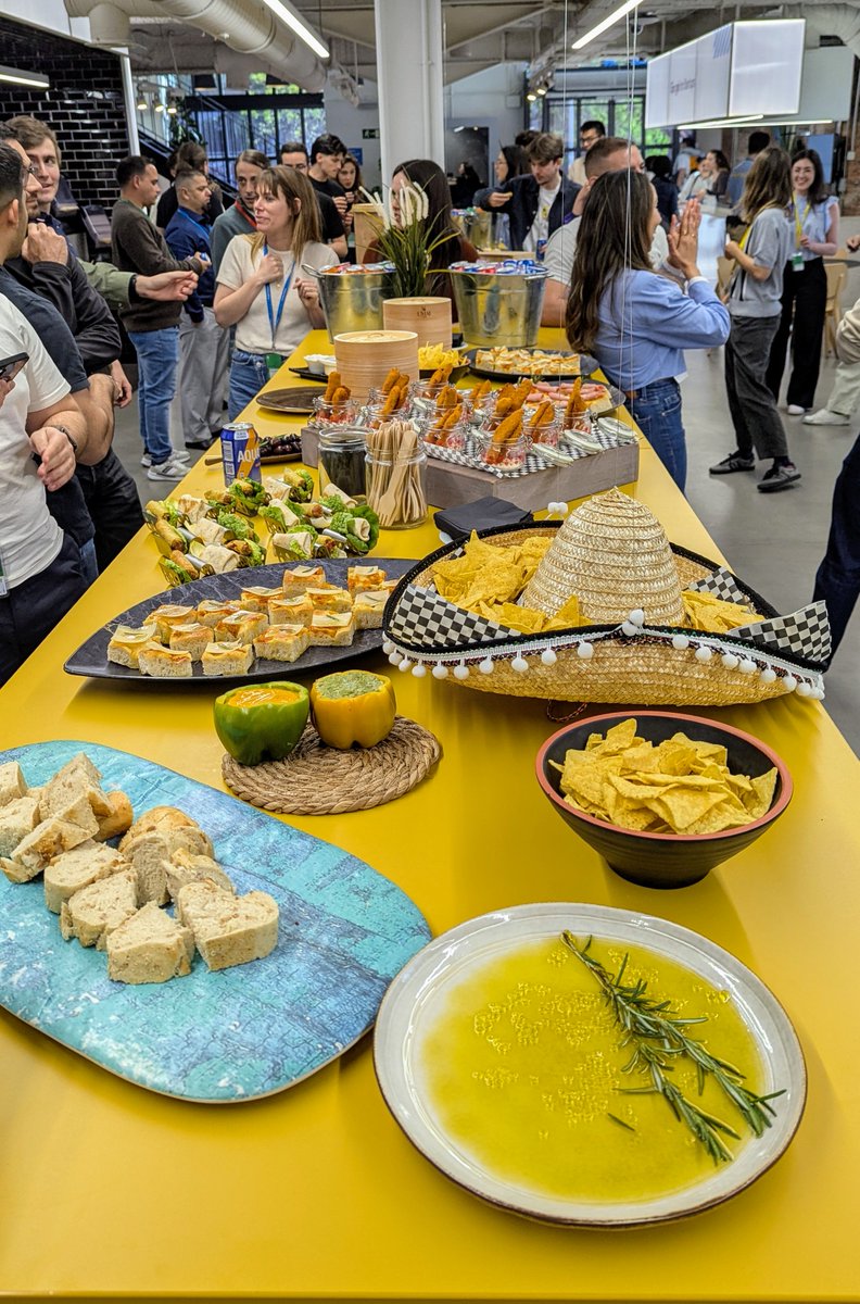 Google for Startups - Spain (@googlestartupes) on Twitter photo 🌮¡Jueves de Community Meetup en Campus!🍿
Reunimos a nuestra comunidad, a <a href="/tetuanvalley/">Tetuan Valley</a> y <a href="/seedrocket/">SeedRocket</a> para comentar novedades, próximos eventos y programas, los nuevos clubs y sobre todo, conocer a los nuevos equipos. ¡Tarde de networking! 🌮¡Jueves de Community Meetup en Campus!🍿
Reunimos a nuestra comunidad, a <a href="/tetuanvalley/">Tetuan Valley</a> y <a href="/seedrocket/">SeedRocket</a> para comentar novedades, próximos eventos y programas, los nuevos clubs y sobre todo, conocer a los nuevos equipos. ¡Tarde de networking!