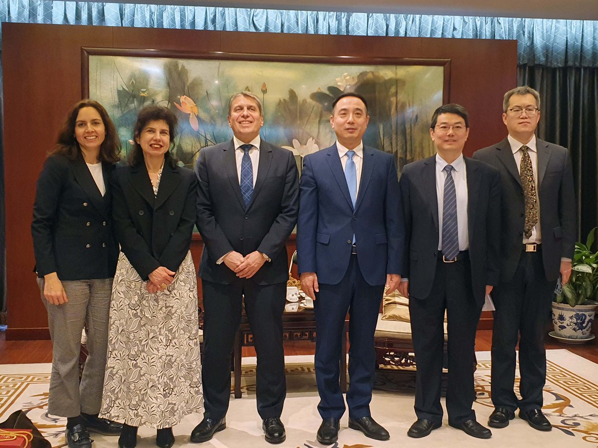 🇪🇺🤝🇨🇳 Our DG Markus J. Beyrer met with Chinese Ambassador Cai Run to discuss #EUChina trade amid rising global tensions.

📢 We need concrete action from China that shows commitment to improving its relationship with the EU.