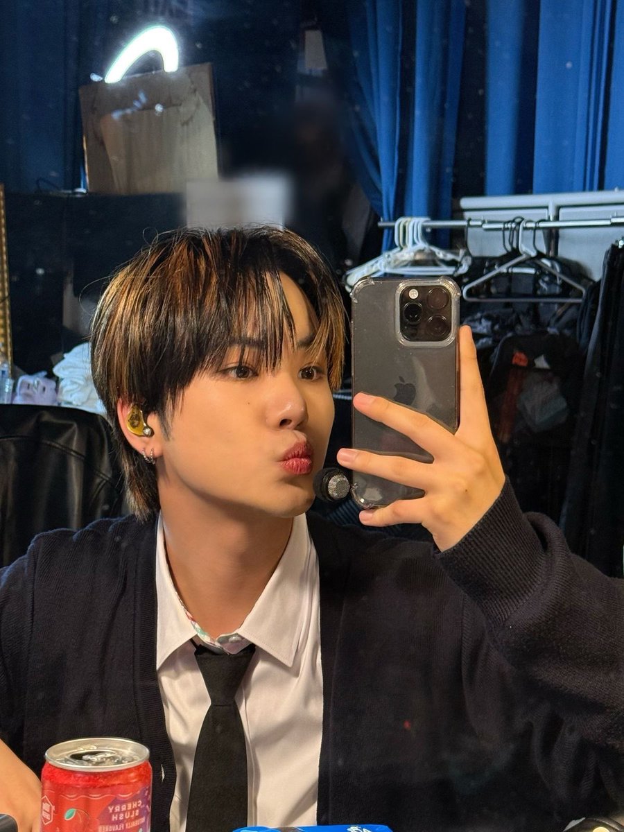 mellmarkk's tweet image. Two pouty besties ✩°。⋆⸜☆彡★・゚: ✧♡
@_AMPERSANDONE_ #앰퍼샌드원 #AMPERSANDONE #ANDRSD #ANDEARSELCADAY #ANDEAR
#앤디어 #SIYUN #시윤 #윤시윤