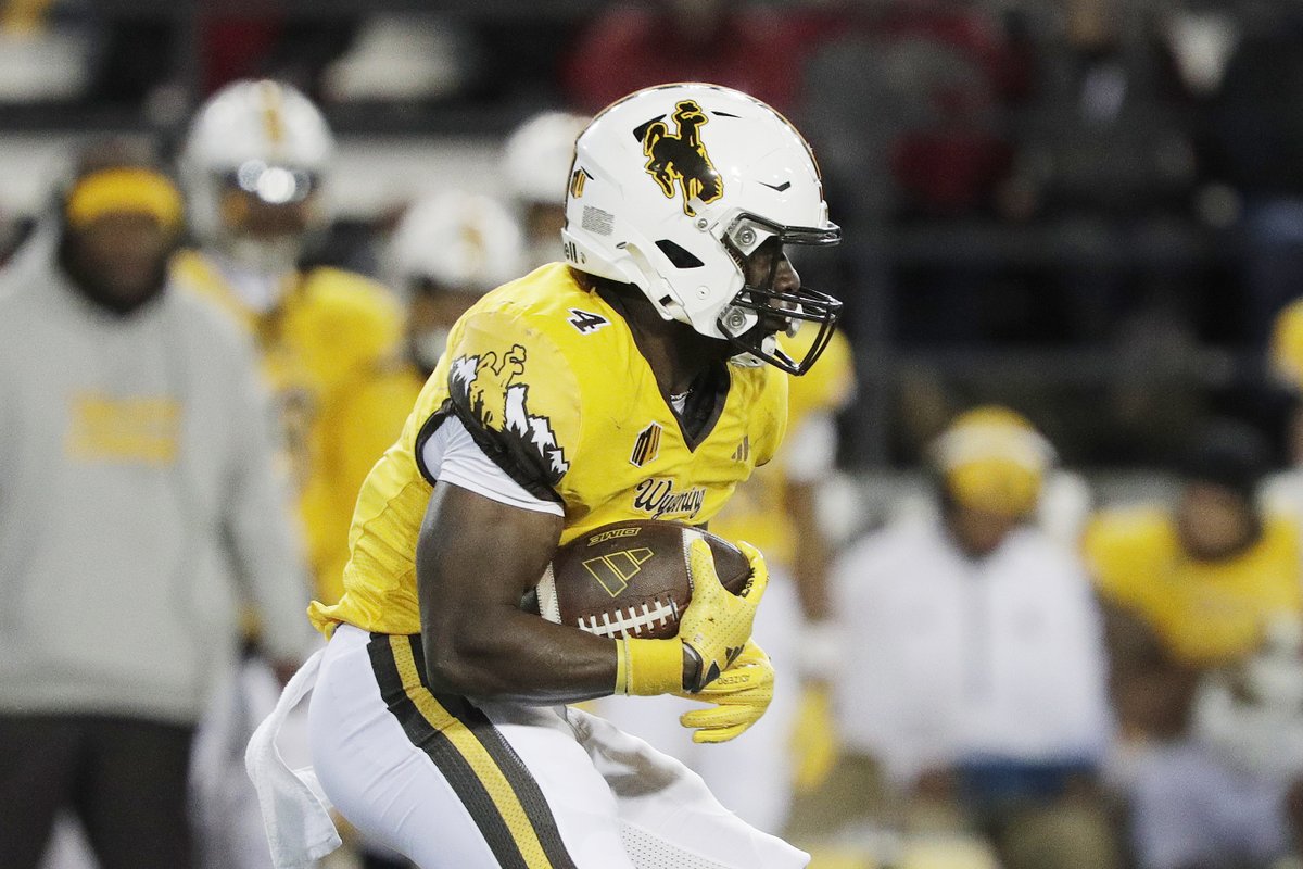 Former Wyoming running back Harrison Waylee is visiting #UVa today, a source told The Daily Progress.

Our transfer portal tracker has the latest info and insights: dailyprogress.com/sports/college…