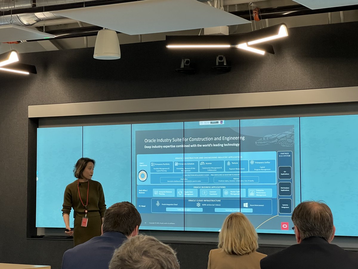 Project_Experts's tweet image. Live from the @OracleConstEng Industry Lab in IL! 🚀 Shirley Chen breaks down how @Oracle is transforming capital project delivery with lifecycle-connected tech &amp;amp; smart insights. Huge energy at the Strategic Market Innovation Summit! 👷‍♀️💡 #ProjectExecution #OracleCloud