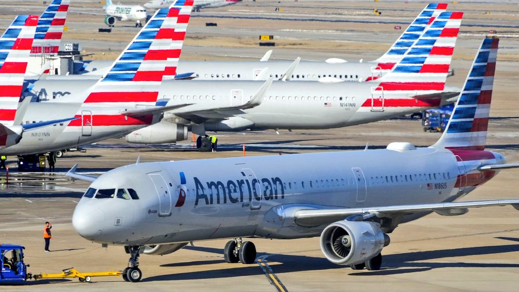 ⚫️"American Airlines: Ritiro della previsione di profitto per il 2025 a causa dei dazi di Trump"