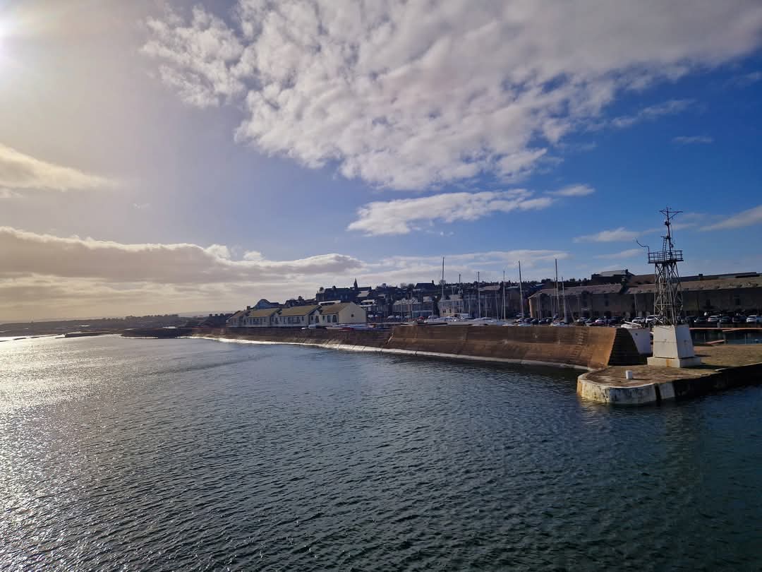 We recently took a wee trip to #Lossiemouth—just under an hour’s drive from the cottage! Strolled around the harbour, through town, up for stunning beach views, then down through the woods. Such a lovely spot with top-notch chip shops and ice cream too! 🍦

#PilmuirCottage