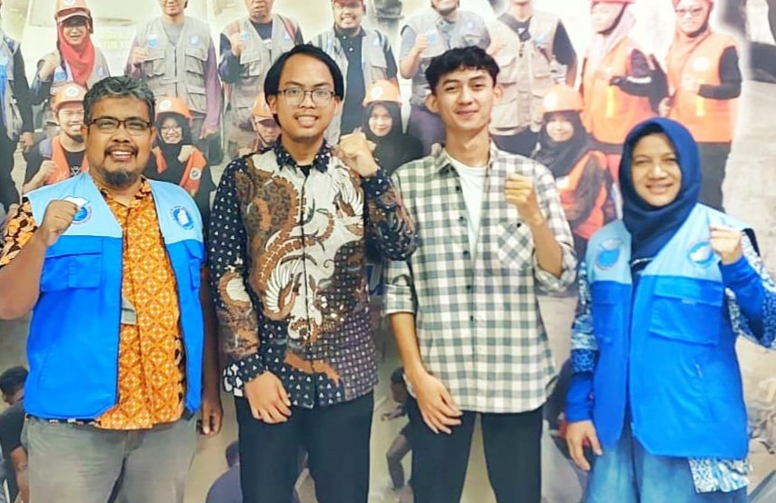 armhaipb's tweet photo. BEM KM IPB berkunjung ke Markas @amhaipb utk kolaborasi pelatihan dasar-dasar volunteering dan manajemen bencana awal Juni 2025 y.a.d. Nantikan! https://t.co/Y0H9QgxG1P