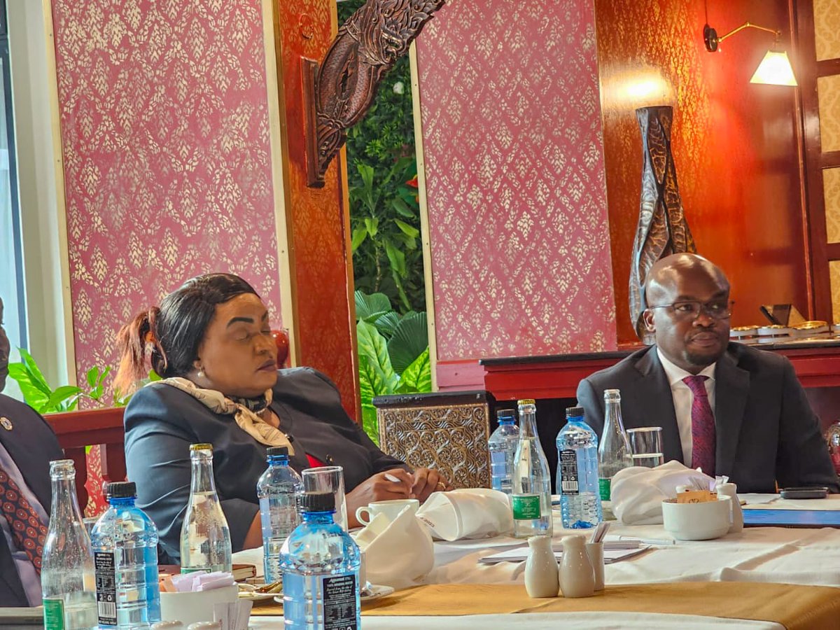 Lt Gen (Rtd) Njuki Mwaniki, MGH, CBS, OGW, ndc (K) (NYS Council Chairman), alongside Commandant General James K. Tembur, MBS, today briefed Dr. Raymond Omollo, PhD, CBS (Principal Secretary for Internal Security), on the strategic progress of NYS reforms.
The engagement