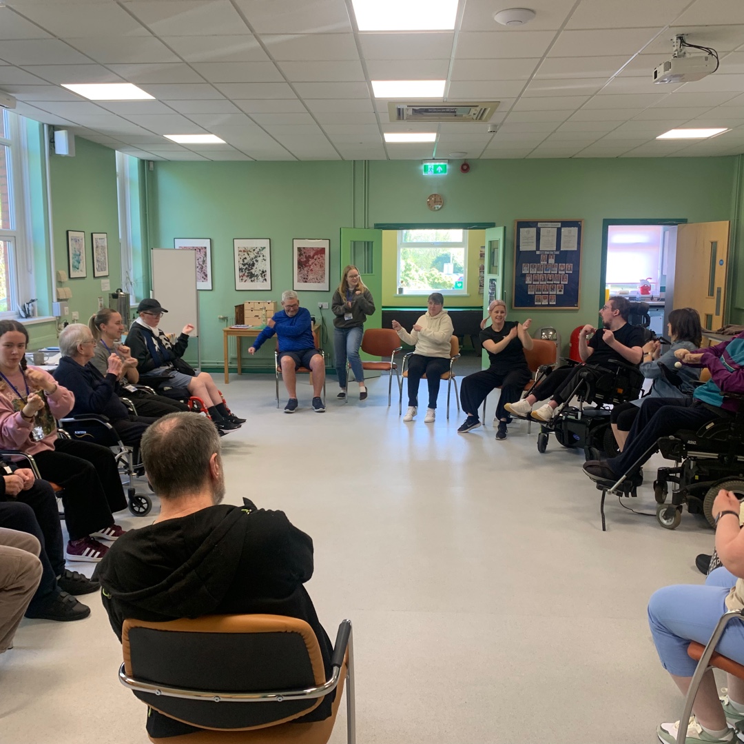 HeadwayCardiff's tweet image. Rubicon Dance has been bringing the moves and energy to our centre!

Huge thanks to Rubicon Dance for making movement so enjoyable and accessible 💙 We can’t wait to see what the next sessions bring! 👯‍♀️

#RubiconDance #MoveAndGroove