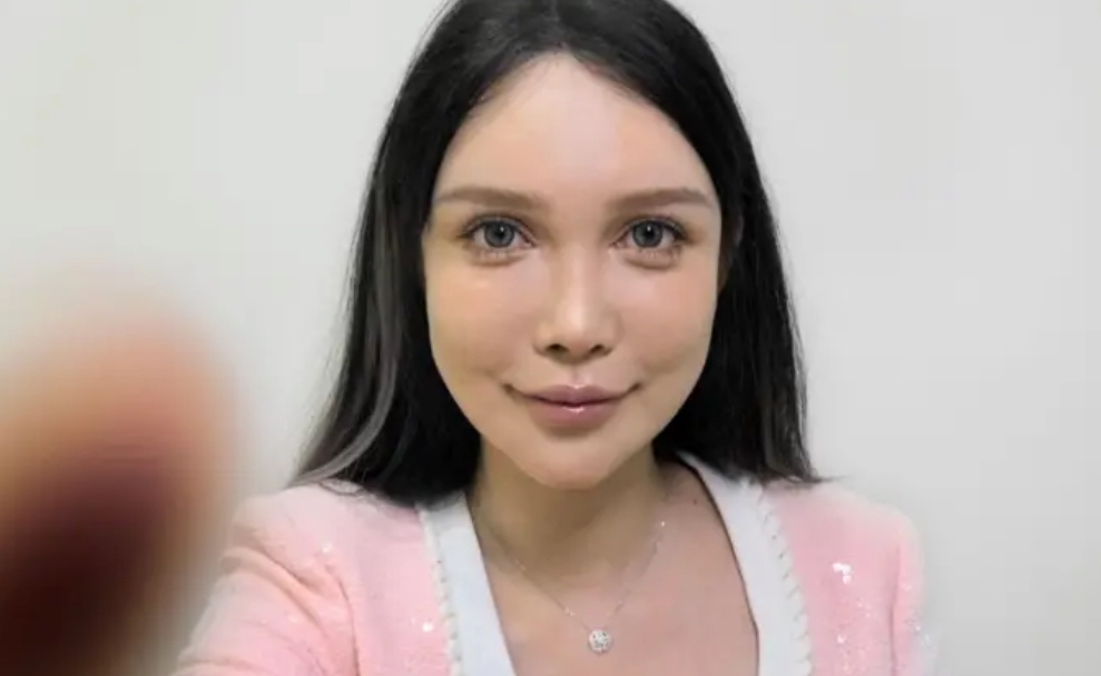Mark Henley (@mrmarkhenley) on Twitter photo New <a href="/BBCNews/">BBC News (UK)</a> report looks inside China’s cosmetic surgery boom bbc.com/news/articles/… #cosmeticsurgery New <a href="/BBCNews/">BBC News (UK)</a> report looks inside China’s cosmetic surgery boom bbc.com/news/articles/… #cosmeticsurgery
