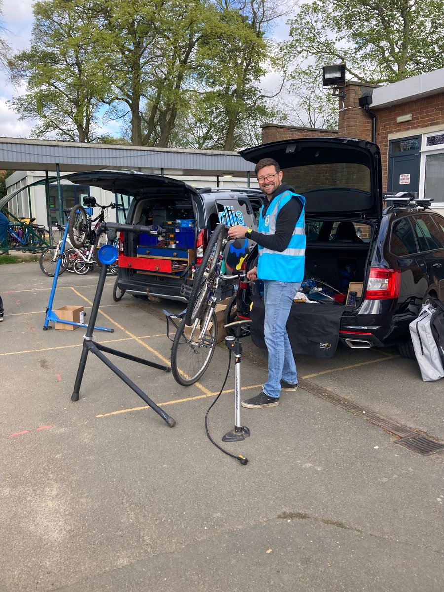 Climate Action Leeds (@climateactleeds) on Twitter photo Walk to School Week is less than a month away, and <a href="/Alwoodley2030/">Alwoodley 2030</a> is helping families get ready to make a wheel difference to their environmental impact.
Thanks to <a href="/KovrlijaCo/">Kovrlija&Co</a> for free repairs on kids' bikes at Highfield Primary; Arlo the Owl from the council came down too! Walk to School Week is less than a month away, and <a href="/Alwoodley2030/">Alwoodley 2030</a> is helping families get ready to make a wheel difference to their environmental impact.
Thanks to <a href="/KovrlijaCo/">Kovrlija&Co</a> for free repairs on kids' bikes at Highfield Primary; Arlo the Owl from the council came down too!