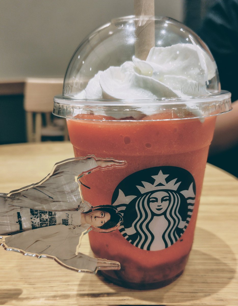 mi_0826_'s tweet photo. スタバのマークもこれくらい。 https://t.co/5gpeS34ony