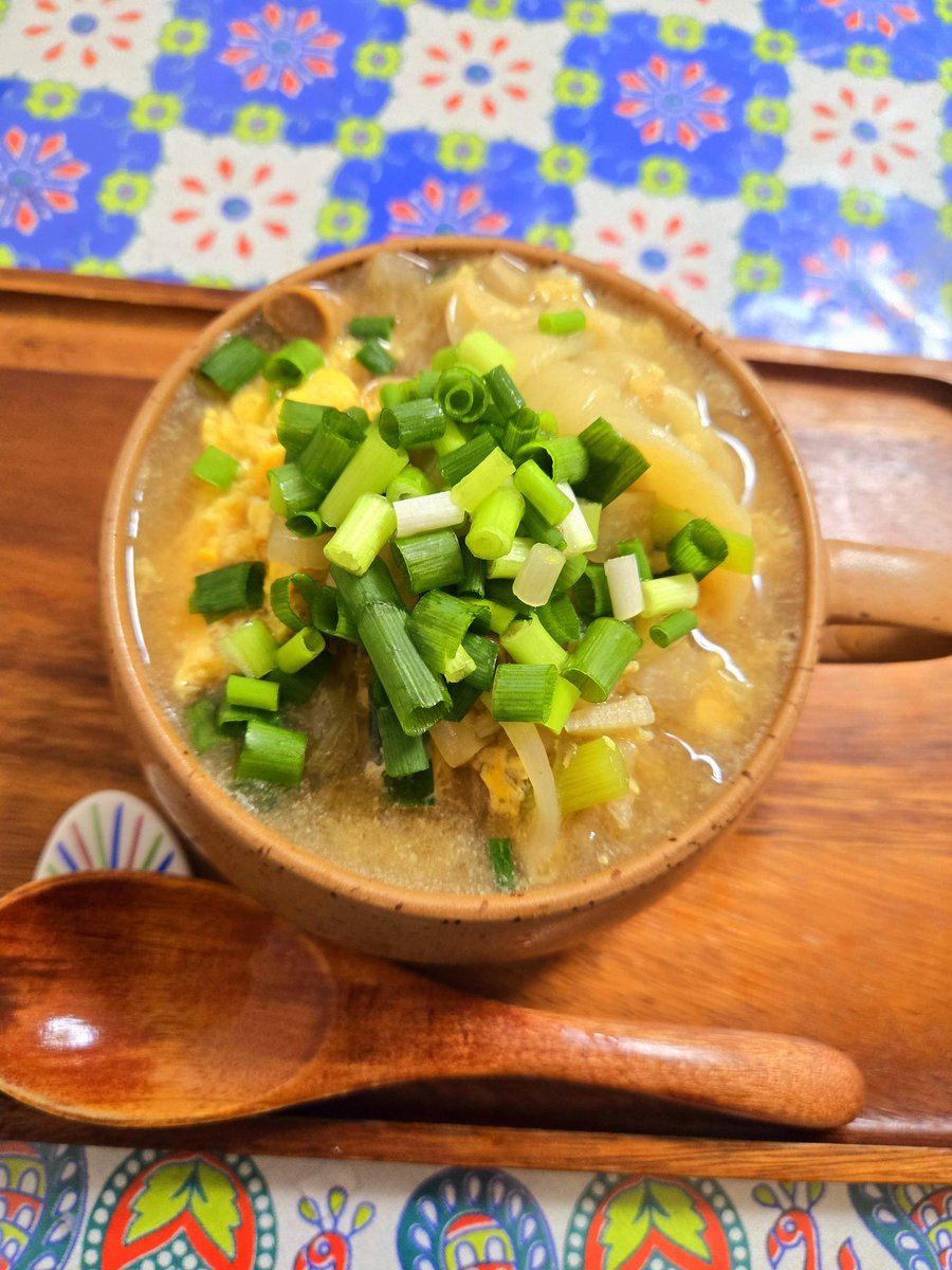 ManpukuRecipe's tweet photo. 餃子と野菜の滋養スープ https://t.co/O5PEHiwwQn