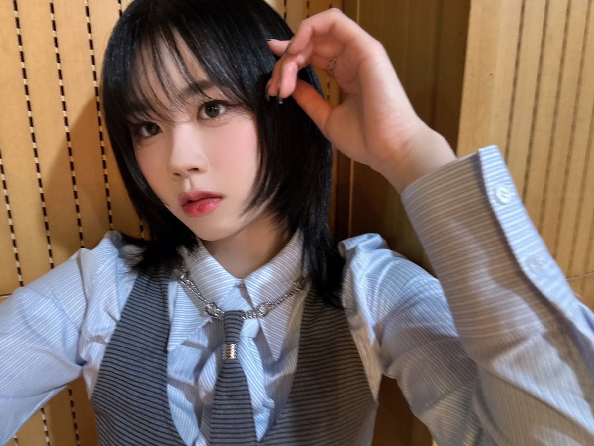 ME:I (@official__me_i_) on Twitter photo ๐ซง : #ไปๆฅใฎใใผใขใค
20250424
@ MnetใM COUNTDOWNใ
#SUZU #MIU #KOKONA
โโโโโโโโโโโโโโโ
ME:I 3RD SINGLE "๐๐ผ๐บ๐ฌ"
2025.04.16 Release
"๐๐ผ๐บ๐ฌ" Digital Release
๐ง MEI.lnk.to/MUSE
'๐๐ผ๐บ๐ฌ' Official MV
๐พ youtu.be/zPmSwXMQtRk
๐๐๐๐ ๐๐:๐ ๐๐๐ ๐ซง : #ไปๆฅใฎใใผใขใค
20250424
@ MnetใM COUNTDOWNใ
#SUZU #MIU #KOKONA
โโโโโโโโโโโโโโโ
ME:I 3RD SINGLE "๐๐ผ๐บ๐ฌ"
2025.04.16 Release
"๐๐ผ๐บ๐ฌ" Digital Release
๐ง MEI.lnk.to/MUSE
'๐๐ผ๐บ๐ฌ' Official MV
๐พ youtu.be/zPmSwXMQtRk
๐๐๐๐ ๐๐:๐ ๐๐๐
