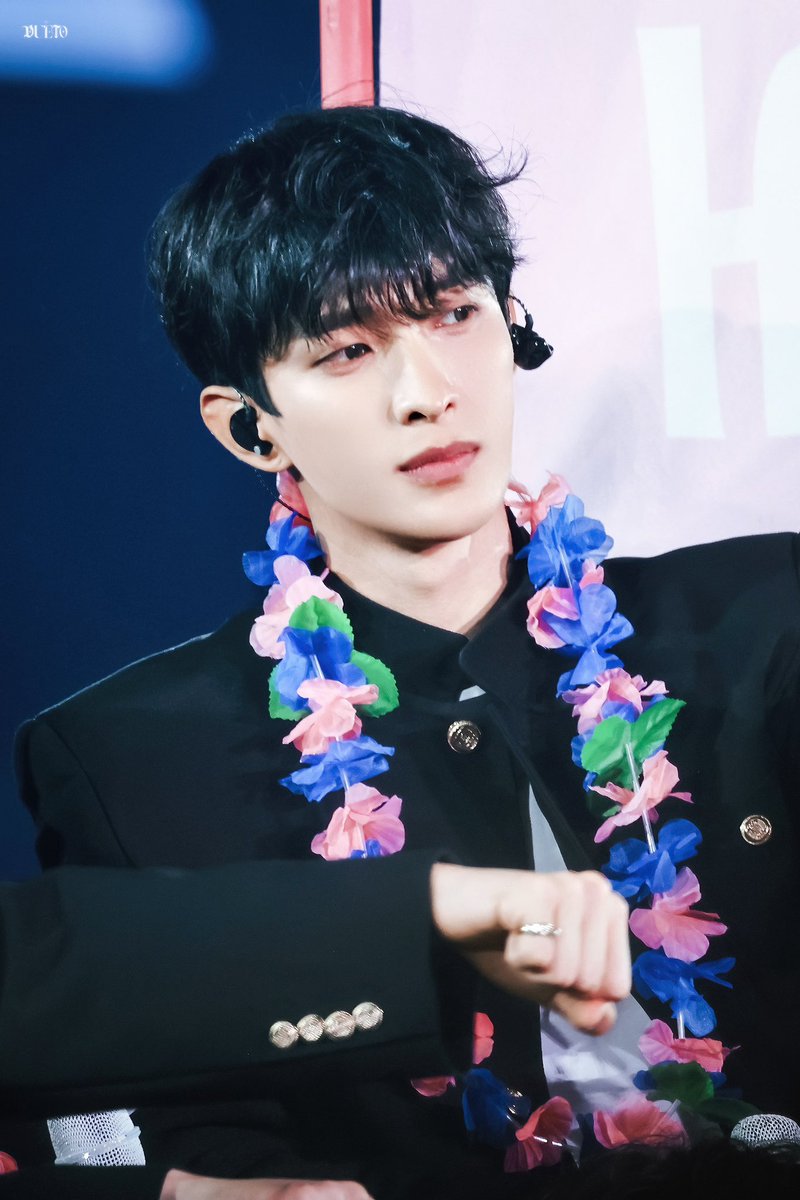 250424

ドギョム先輩！カコイイ！

#도겸 #이석민 
#ドギョム #DOKYEOM 
#세븐틴 #SEVENTEEN
<a href="/pledis_17/">세븐틴(SEVENTEEN)</a>