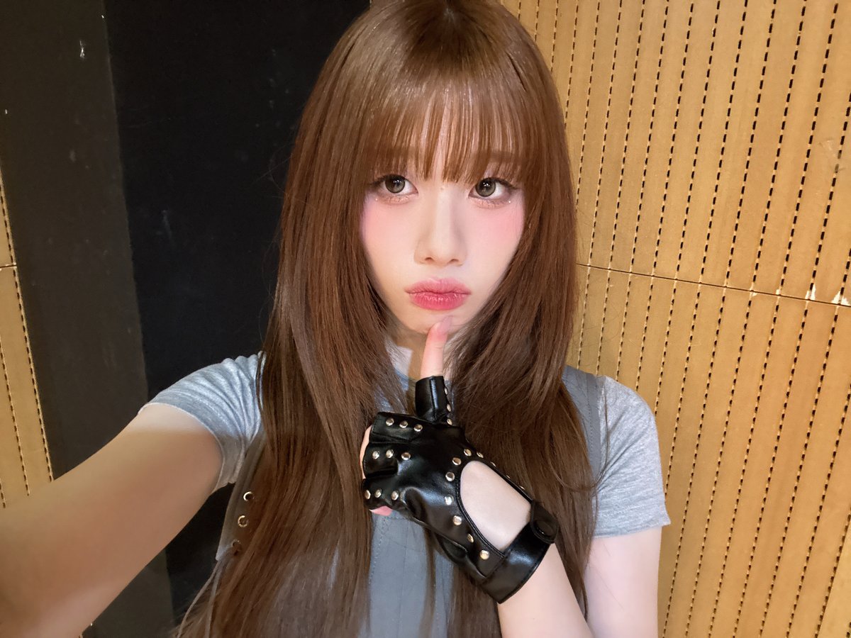 🫧 : #今日のミーアイ

20250424
@ Mnet「M COUNTDOWN」

#RAN #KEIKO #AYANE
┈┈┈┈┈┈┈┈┈┈┈┈┈┈┈
ME:I 3RD SINGLE "𝓜𝑼𝑺𝑬"
2025.04.16 Release

"𝓜𝑼𝑺𝑬" Digital Release
🎧 MEI.lnk.to/MUSE

'𝓜𝑼𝑺𝑬' Official MV
🐾 youtu.be/zPmSwXMQtRk

𝟐𝟎𝟐𝟓 𝐌𝐄:𝐈 𝟏𝐒𝐓