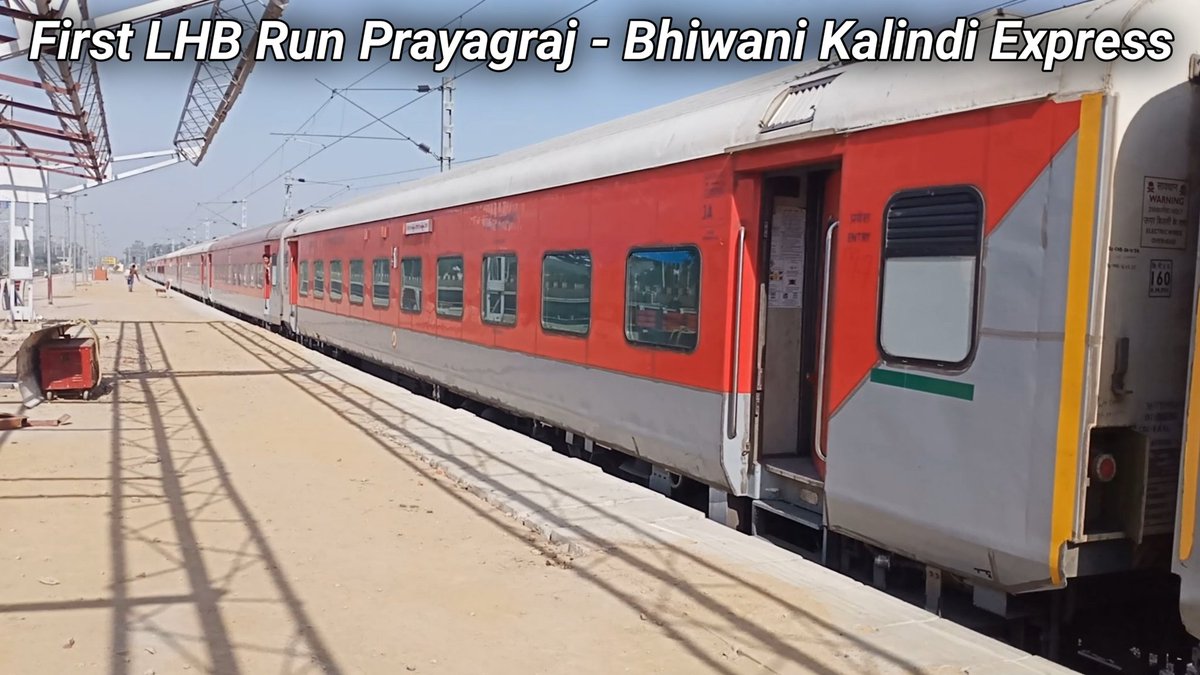 ar_trainshorts's tweet photo. First LHB Run 14117 Prayagraj Bhiwani Kalindi Express Full Video Link - 👇🏻
https://t.co/RErqDsHO82
#Prayagraj #bhiwani #lhb #kalindiexpress #TRAIN
📸 24 April 2025 https://t.co/EGNYFr0ce6