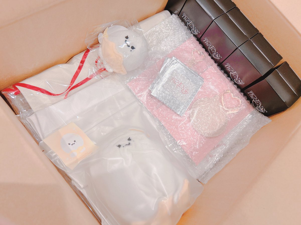 cueeeen's tweet photo. グッズ届いた~😆
可愛い~💕

ってときめいてる自分がなんか悔しい😂
SM早くなんとか言いなよヽ(#`Д´)ﾉ https://t.co/lU3CyGZhz6