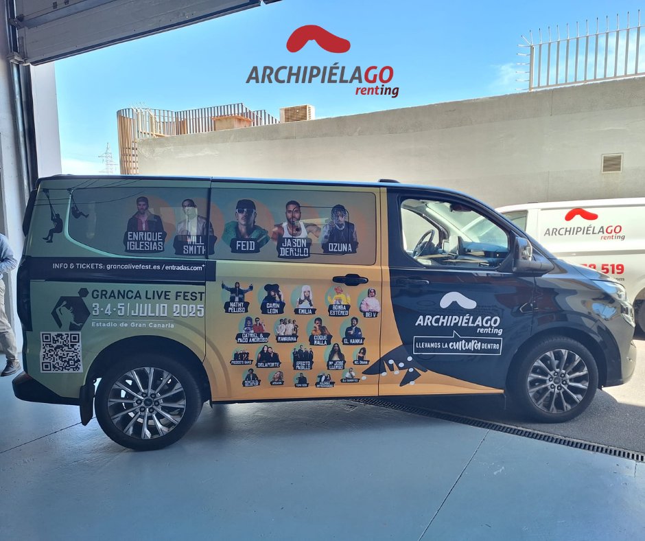 🎤🚐 El #GrancaLiveFest ya se siente en la carretera.
Nuestro vehículo rotulado ya está listo para acompañar a <a href="/NewEvent11/">NewEventCanarias</a> en esta gran producción musical.
Porque apoyar la cultura también es moverse con ella.
#ArchipiélagoRenting #LlevamosLaCulturaDentro