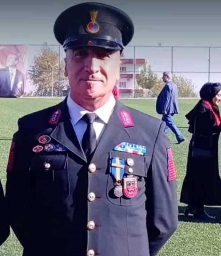 Batman İl Jandarma Komutanlığında görevli J. #UzmanÇavuş Şükrü Taş, geçirdiği kaza sonucu maalesef tüm müdahalelere rağmen kurtarılamayarak şehit olmuştur.

Türk milletinin başı sağolsun 🇹🇷