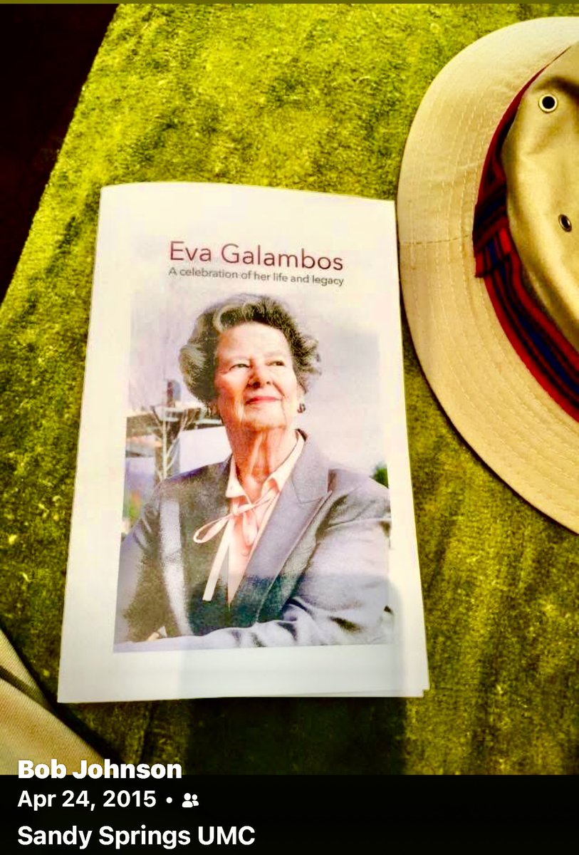 waregl's tweet image. 🟩🟦 Mayor Eva Galambos @SandySpringsGA signed my picture in 2005. RIP! #WhenPigsFly #PublicPrivatePartnerships @CRKeeper @TheFishHawk @gaoutdoors @SandySpringsUMC