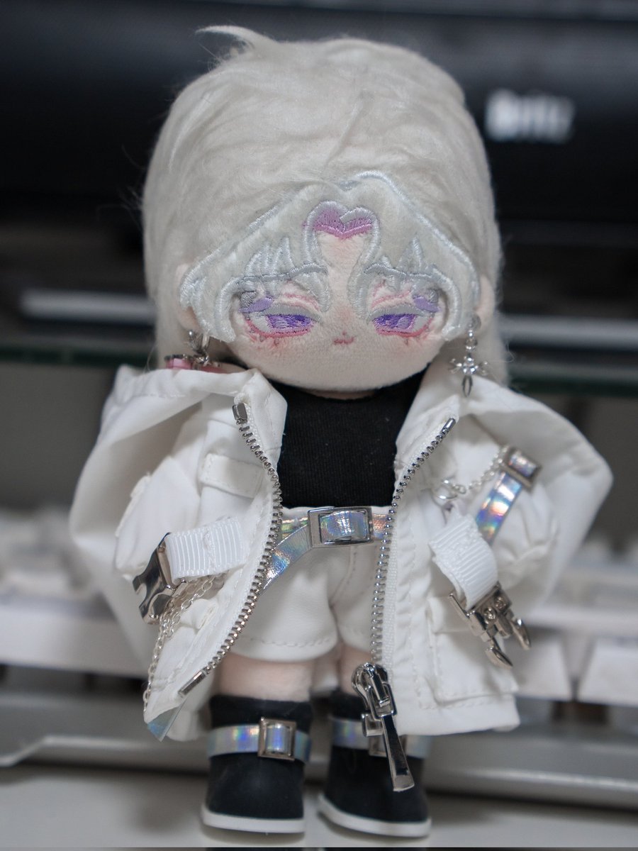 어떻게 10깅 옷이 간지. . . #낡은사진
#10chwear #whitewear #somclothen