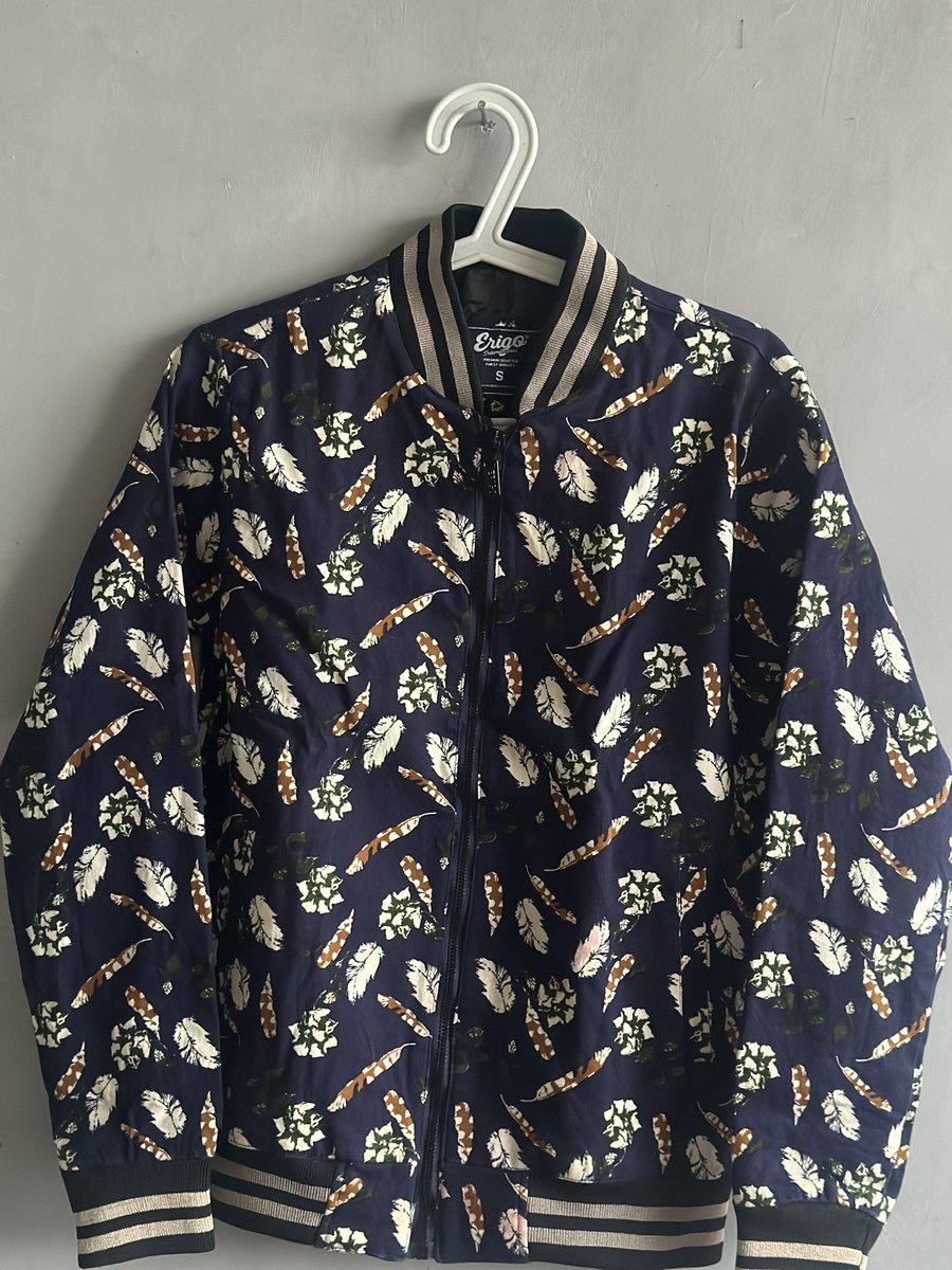 nadiacarissaaa's tweet photo. @o19secret Boleh banget cek ig thriftku kaak @/treastuff_bynad, bisa oren freeong by request. https://t.co/FwEiyjrSlq