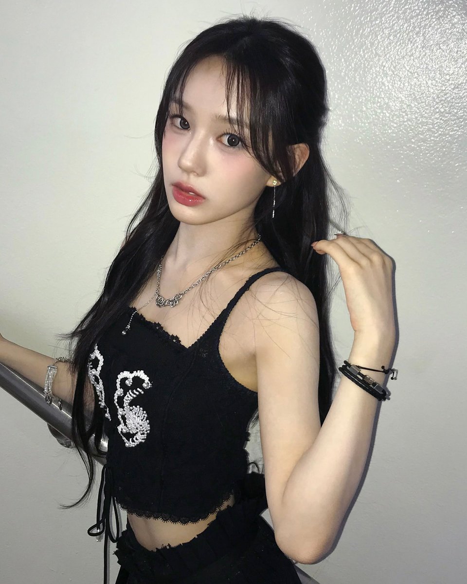 IZNA_SARANGG's tweet photo. [ #이즈사랑🩷🎀 ]

🖤🪽

#izna #이즈나
#RYUSARANG #유사랑 https://t.co/CVHoMxh331