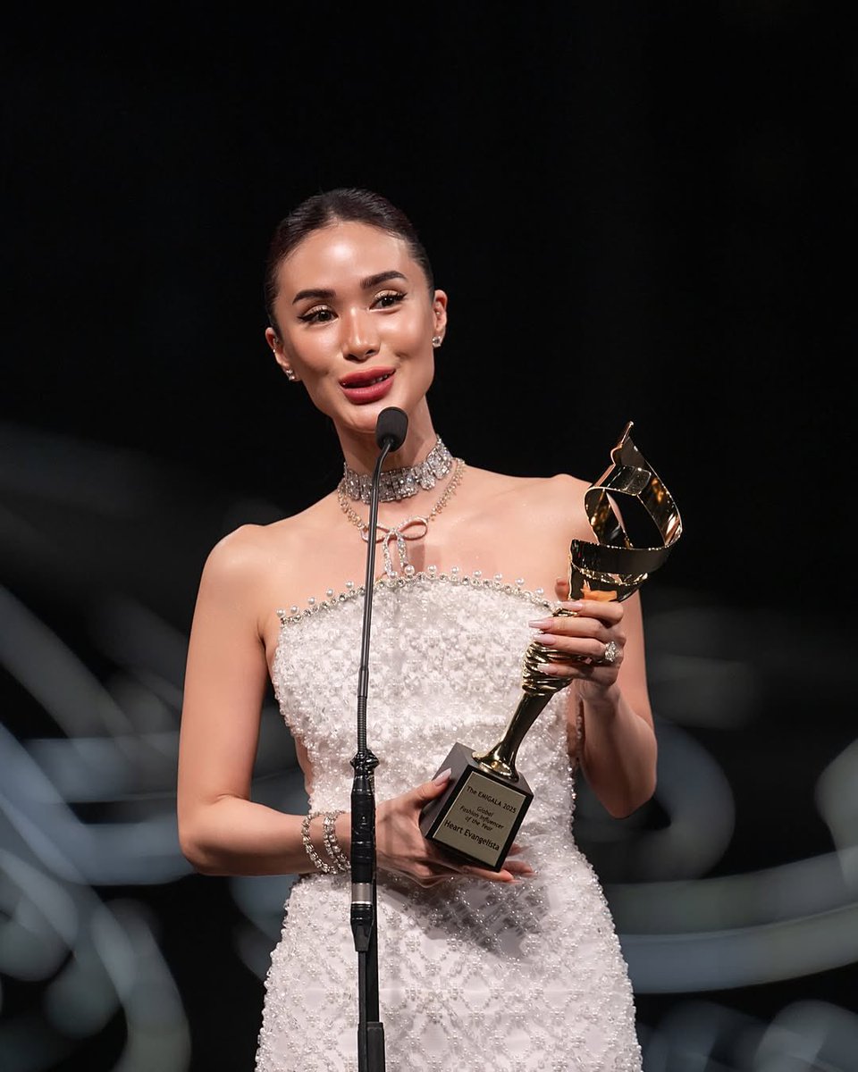 Sparkle GMA Artist Center tweet media