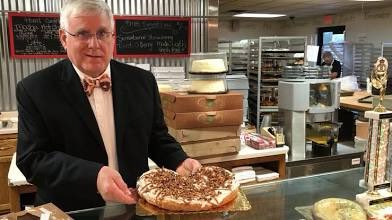 MattInChicago's tweet photo. Good Morning โ๏ธ
& Happy NFL Draft Day ๐
Uncle Mikeโs Bake Shoppe
Green Bay Wisconsin
โThe Best Kringle in North Americaโ
โA little bit of heaven in every biteโ
#Coffee
#Kringle
#NFLDraft
@NFL https://t.co/YHrUfqtWBD