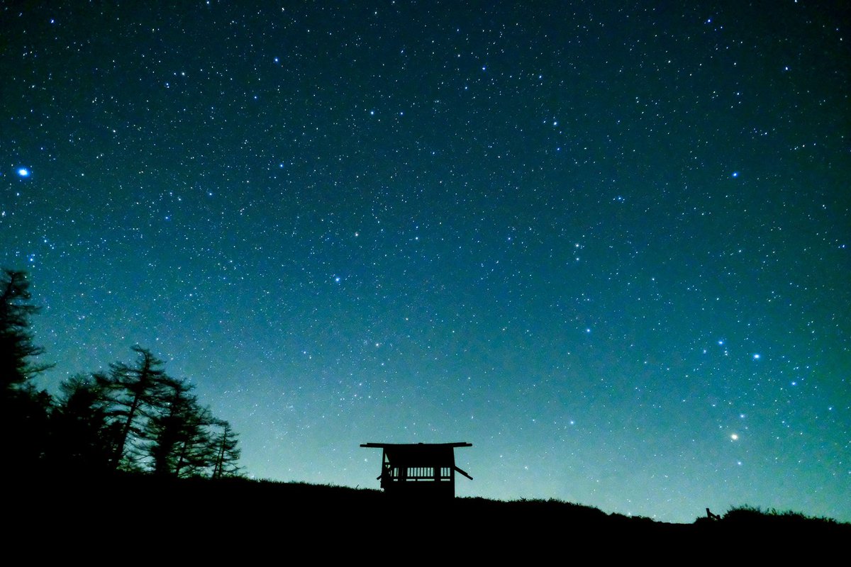 白駒池の星空
まだ登山道や池に雪あるけど
さすがに池の上には乗れません
一度撮ってみたかった日向木場展望台
展望台がなんだかすごくかわいい
もっときれいに撮りたいなー