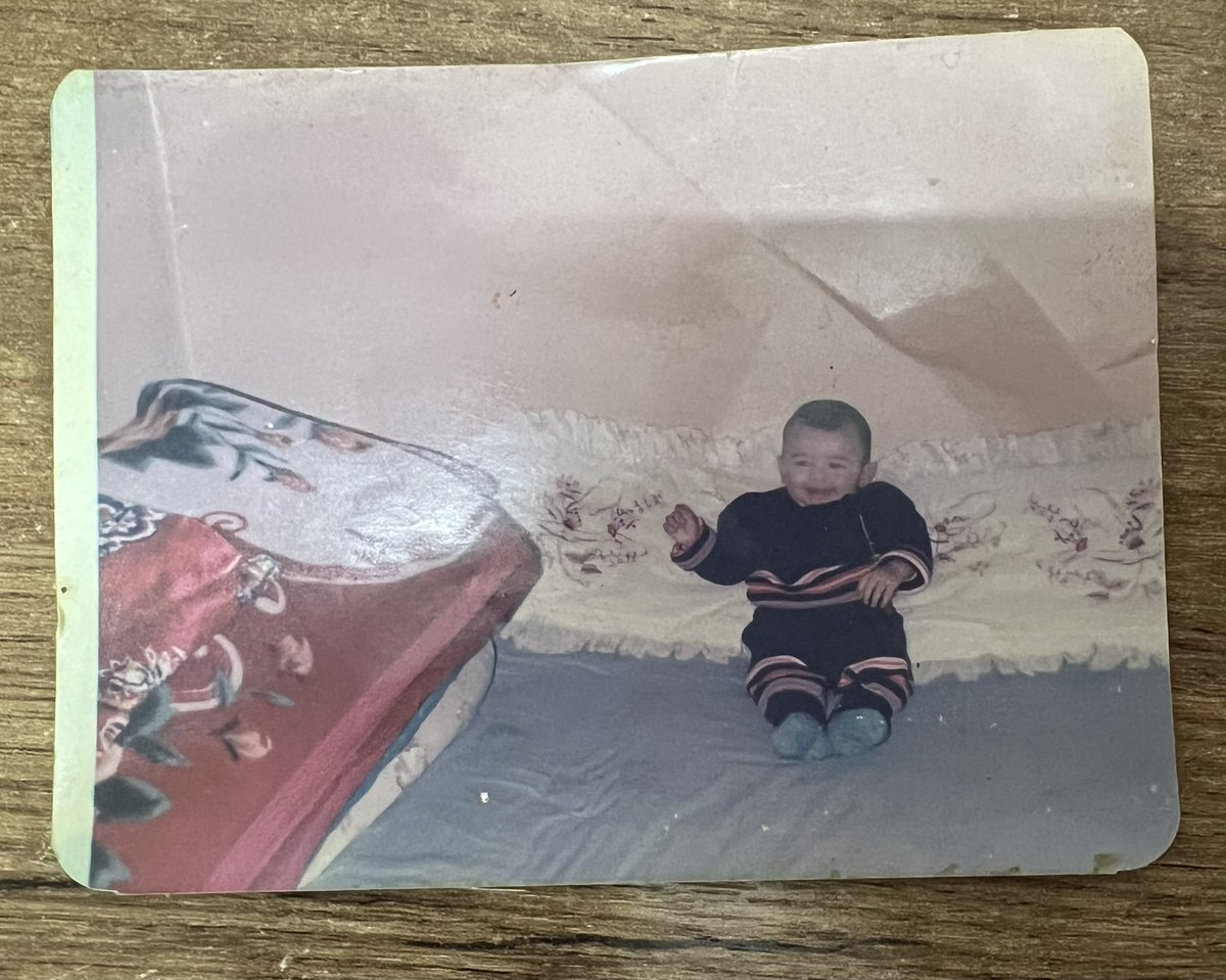 abdelrhman22132's tweet photo. لقيت صورة ل إسلام اخويا الله يرحمه اللي انا اتولدت بعده بعشر سنين  ورثاء والدتي ليه فيارب اجعلني العوض لهم واجعلني ولد صالح واجعل أخي سبب في دخولهم الجنة يارب
كان نفسي يكون اخويا موجود بس قدر الله وربنا كرمني بصحابي زي الاخوات واحسن❤️❤️ https://t.co/9DLFFdPPzb