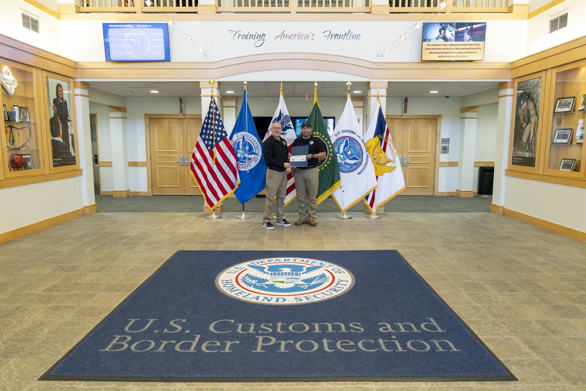 CBPLESCXD's tweet image. Last week we held another Swearing-In Ceremony and welcomed our newest LESC employee! He was recently serving as a SCBPO in Ft. Lauderdale, Florida and will now be assigned to our Force Modernization Branch. Congratulations and welcome to the LESC Team!