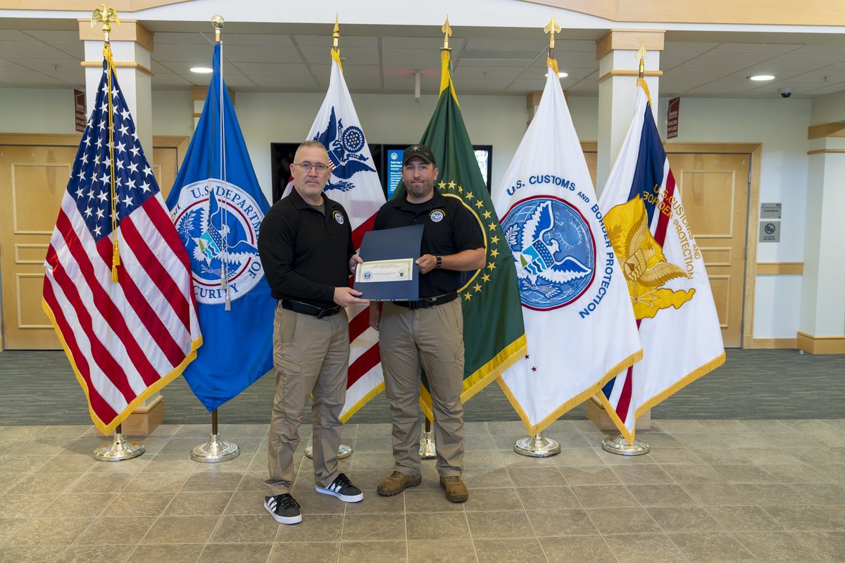 CBPLESCXD's tweet image. Last week we held another Swearing-In Ceremony and welcomed our newest LESC employee! He was recently serving as a SCBPO in Ft. Lauderdale, Florida and will now be assigned to our Force Modernization Branch. Congratulations and welcome to the LESC Team!