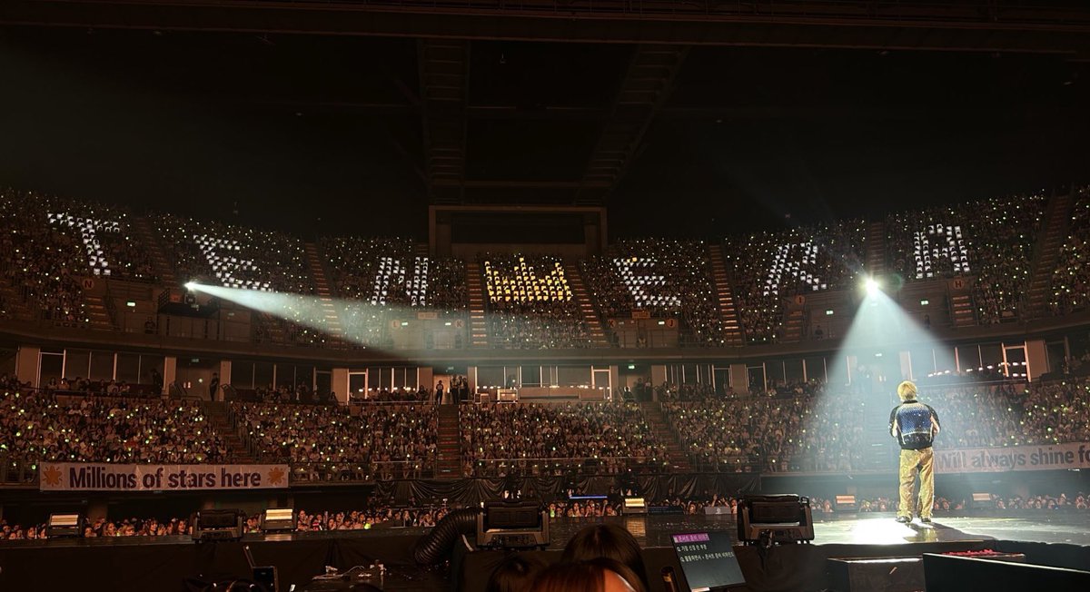 AMLightBox's tweet image. ขอบคุณแฟนคลับ เตนล์ ชิตพล ที่ไว้ใจเลือกใช้กล่องไฟของทางร้านนะคะ ขอบคุณเจ้าของภาพด้วยค่ะ 😊🙏🏻 | 19-20.04.2025 #2025TENCONCERT1001MOVEMENT_BKK #ReviewAMLightBox