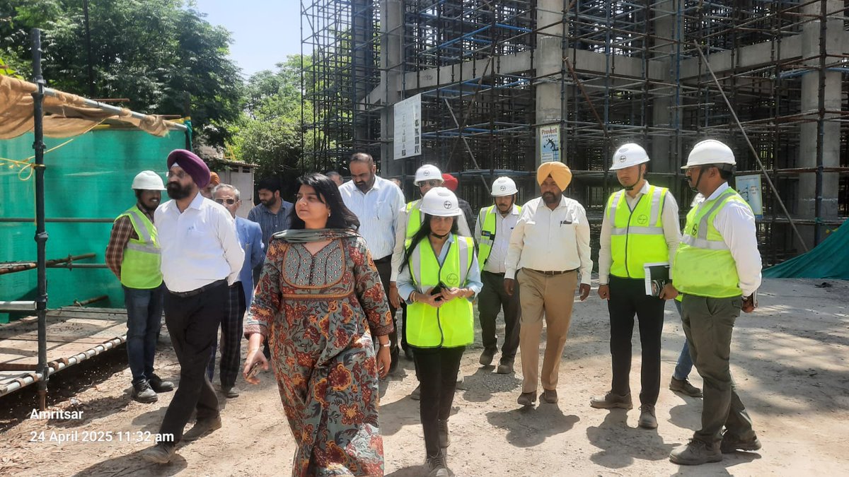 AmritsarBWSP's tweet photo. Depti Uppal, CEO, #PMIDC, visited #amritsar today to review the #ABWSS project. She inspected project sites with Commissioner, Addl. Commissioner, PIU and #L&T officials, directing L&T to expedite work and ensure timely completion. @pmidcpunjab @AIIB_Official @WorldBankIndia https://t.co/dLNUSc6oGd